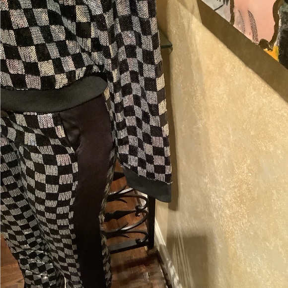 2piece sequin jogging set silver and black. - Picture 3 of 7